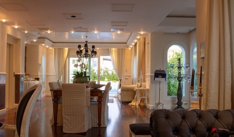 White House Luxury Hospitality - 3