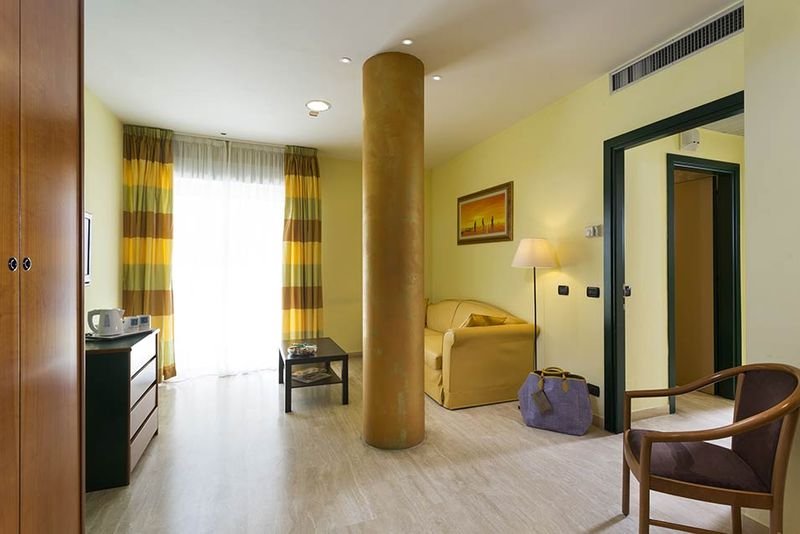 Astoria Suite Hotel - 3