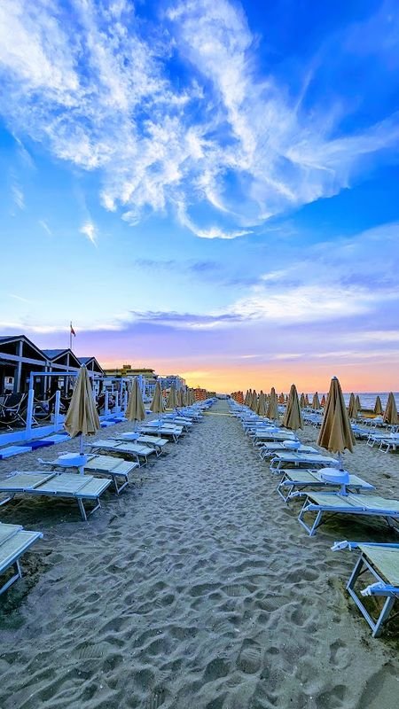 Caravel Beach Club & Lounge