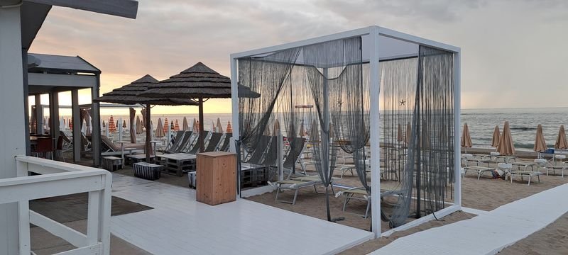 Caravel Beach Club & Lounge - 2